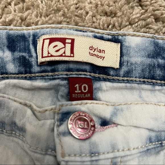 Distressed jeans - Picture 3 of 3